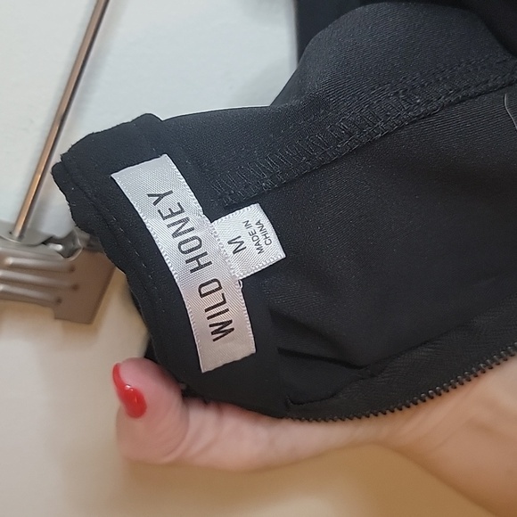 Wild Honey Faux Suede Seamed Mini Skirt in Black - Size MEDIUM - Picture 6 of 8